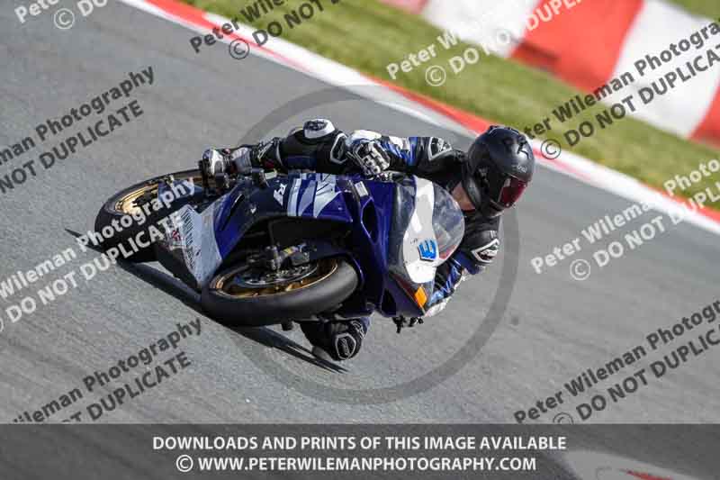 cadwell no limits trackday;cadwell park;cadwell park photographs;cadwell trackday photographs;enduro digital images;event digital images;eventdigitalimages;navarra;no limits trackdays;peter wileman photography;racing digital images;trackday digital images;trackday photos